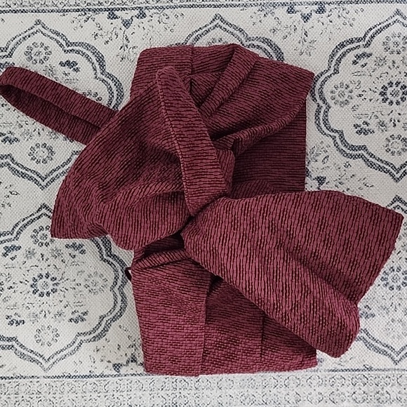 Unique Scarlet Bustier Top - Picture 8 of 8